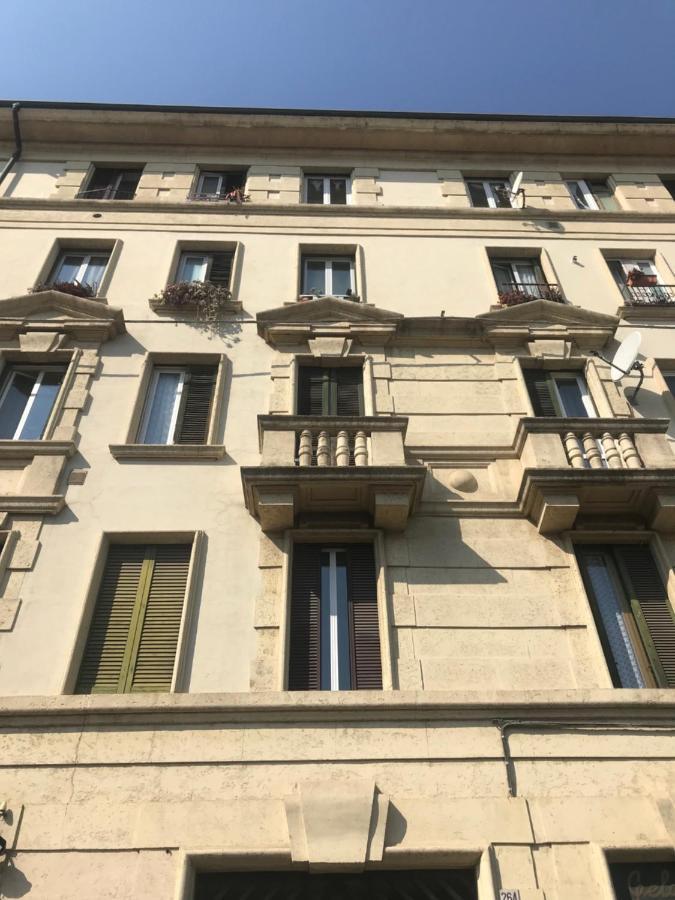 Stanza Privata Con Bagno A 15 Minuti Da Duomo Apartment *